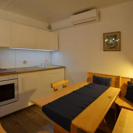 Apartament Nella *